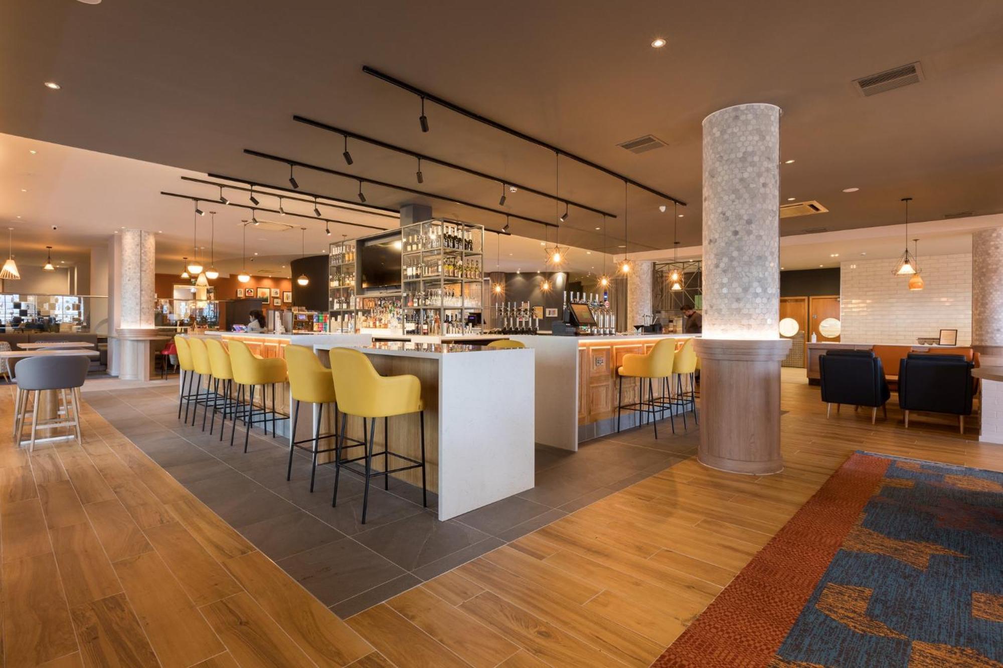Holiday Inn Edinburgh Zoo By Ihg Exterior photo