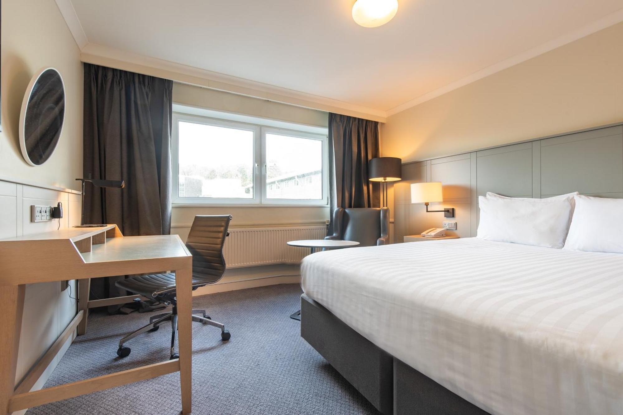 Holiday Inn Edinburgh Zoo By Ihg Exterior photo