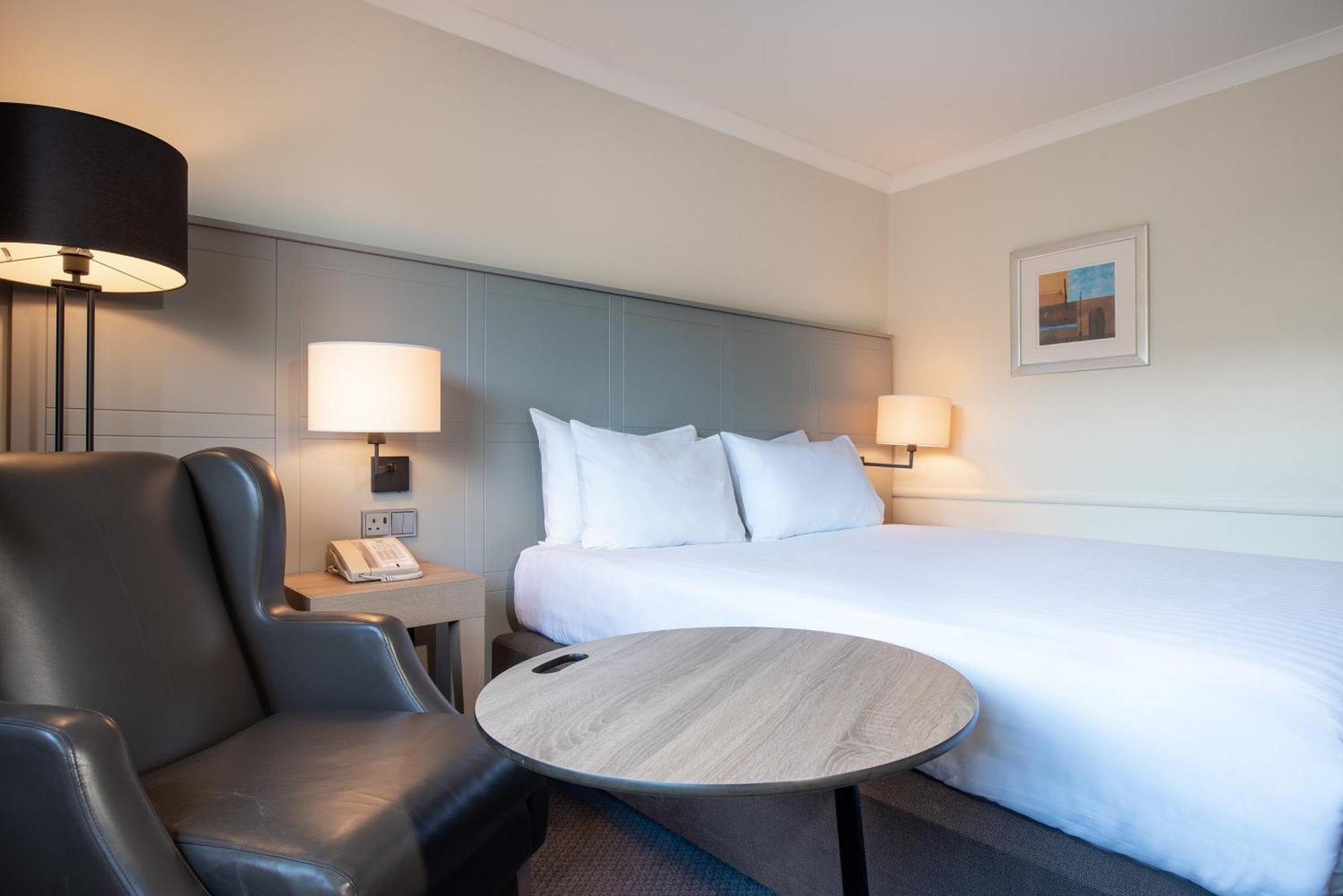 Holiday Inn Edinburgh Zoo By Ihg Exterior photo