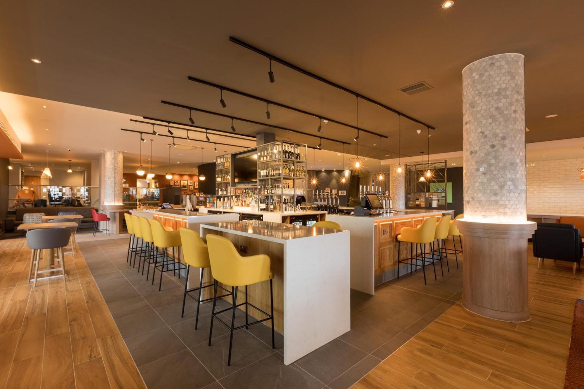 Holiday Inn Edinburgh Zoo By Ihg Exterior photo